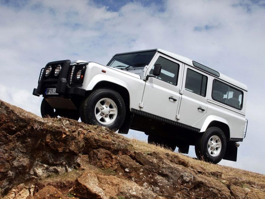  Land Rover Defender Silver Limited Edition 2005 года  (фото 6 из 8)